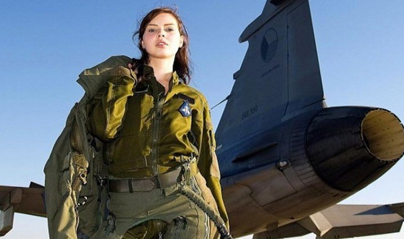 Rusija obučava žene da pilotiraju borbenim avionima