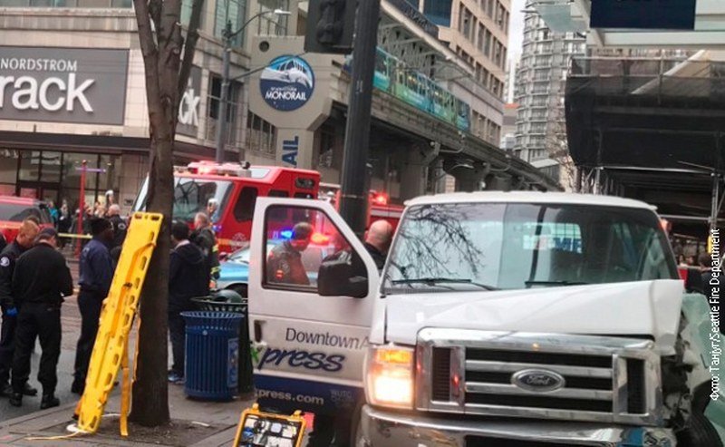 Kombi naleteo na pešake u Sijetlu, petoro povređenih