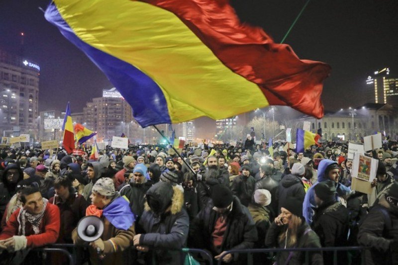 Keno Verseck: Haos u vladi Rumunije, Partija Korumpiranih