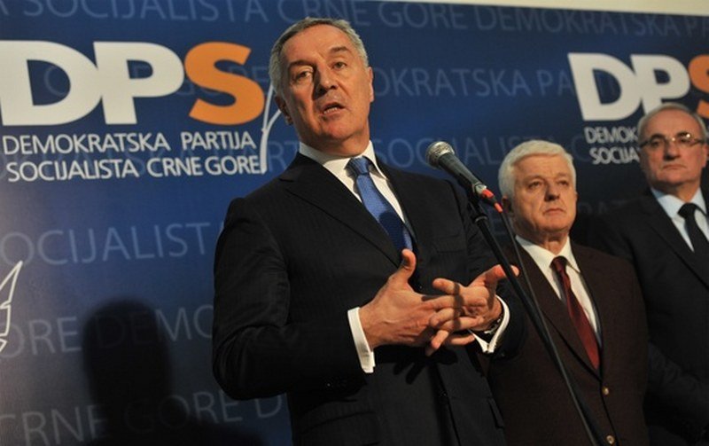 AP: Izbori odlučuju da li Crna Gora stremi zapadu, ili će u rusku orbitu   
