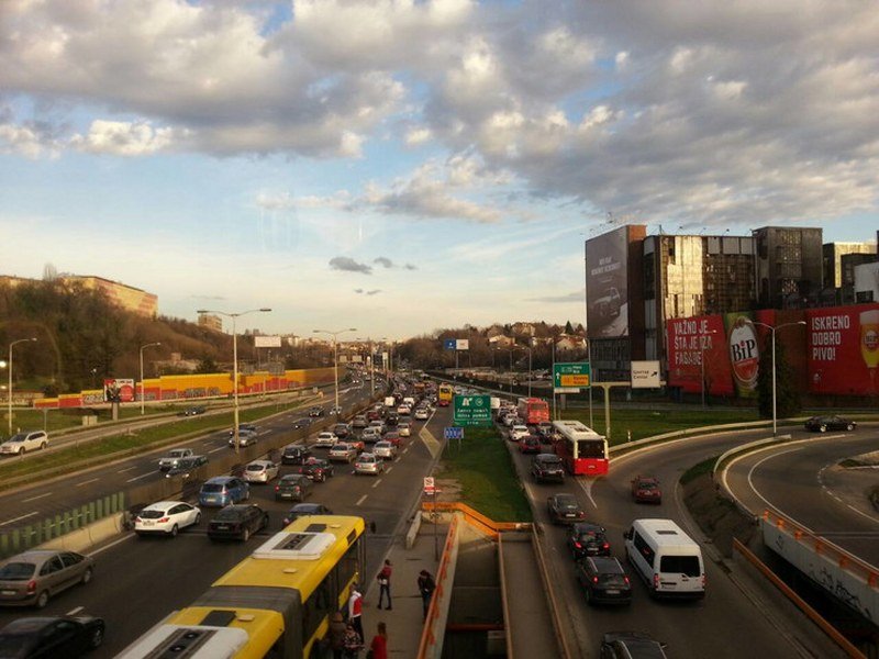Beograd: Od Arene do Mostarske petlje zatvorena jedna traka, haos na autoputu
