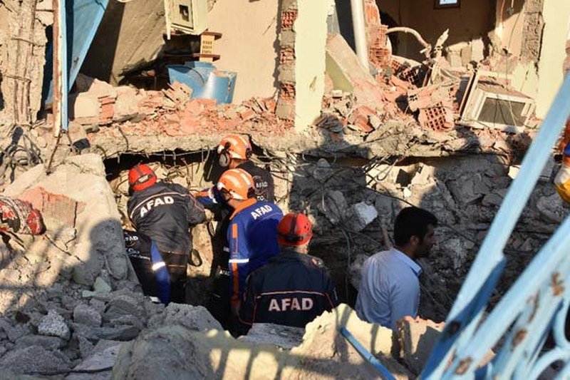 Zemljotres pogodio Tursku, 39 povrijeđenih (Foto)