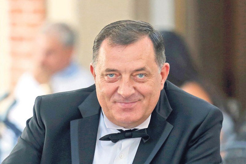 Dodik uputio Inicijativu Dodiku da bi Dodik Dodiku omogućio nezakonitu isplatu 200 miliona KM