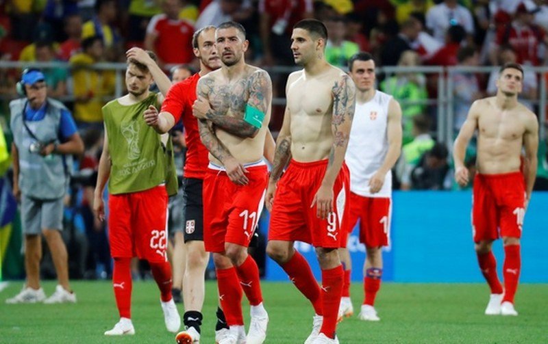 Svijet je igrao fudbal, a Srbi su se svađali i prozivali   