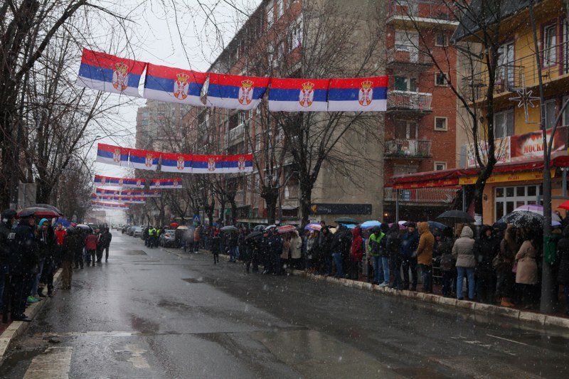 Severna Mitrovica - ROSU hapse s dugim cevima, rafali, sirene za uzbunu