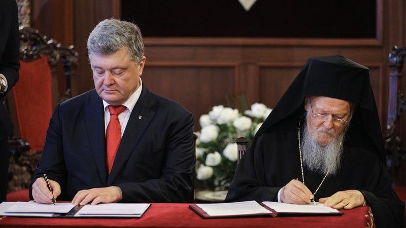 Porošenko i Vartolomej potpisali – Ukrajina dobija crkvu