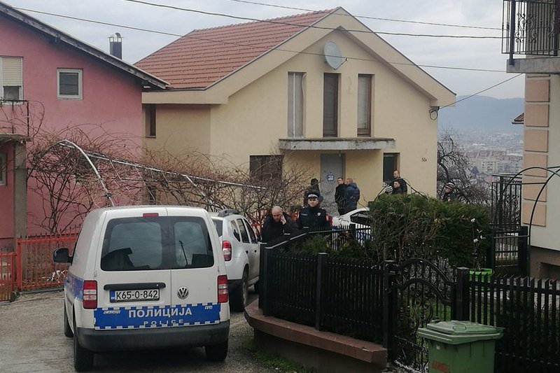 Pretres u kući Davora Dragičevića - Davidova majka Suzana -Policajci  da ne ulaze sami u sobe- (Video)