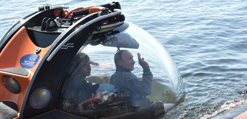 Predsjednik u podmornici - Putin se spustio na dno Finskog zaliva (Video)