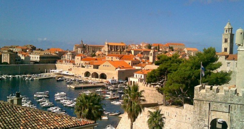 Ljetovanje u Hrvatskoj - Plaćate i ležanje na sopstvenom peškiru, cjelodnevni parking u Dubrovniku oko 200 eura
