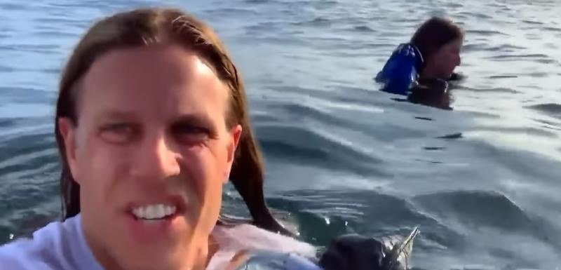 Avion se srušio u okean, pilot i putnici snimali i pravili selfije (Video)