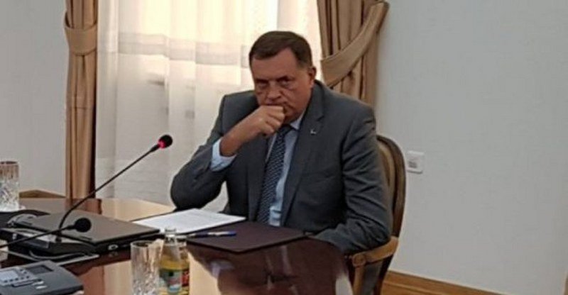 Milorad Dodik je u velikim problemima