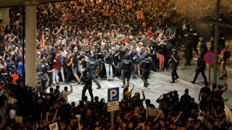 Sukob policije i demonstranata u Barseloni