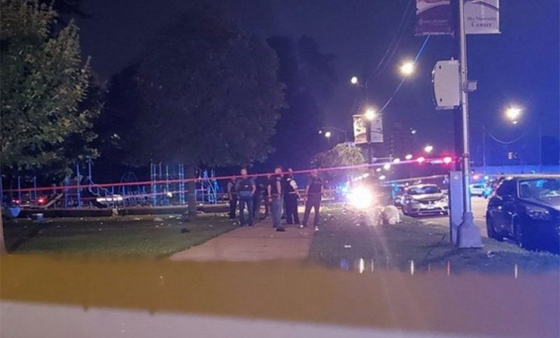 Pokolj u SAD - Dvojica muškaraca ušla u kafić, izvadila oružje i ubila četiri osobe, a devet ih ranila
