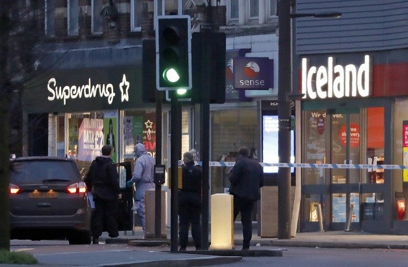 Muškarac ubijen u Londonu, nožem izbo nekoliko prolaznika