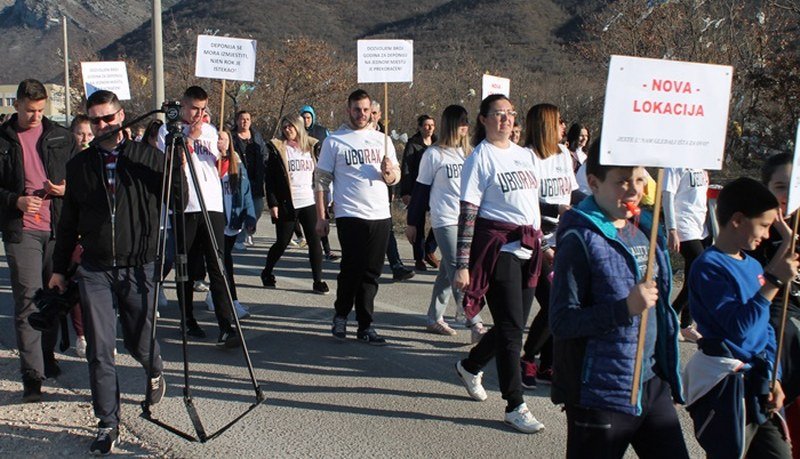 Protestna šetnja građana od Uborka do škole u Vrapčićima