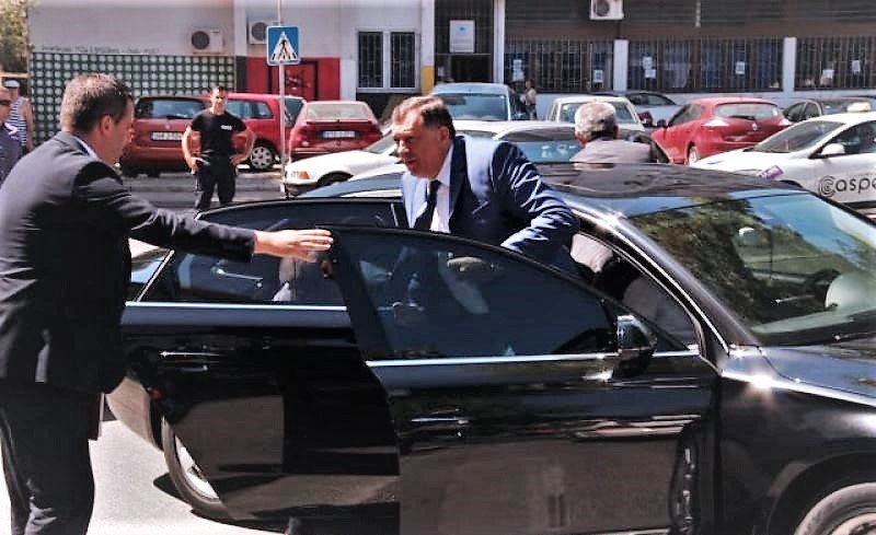 Ima se, može se! Milorad Dodik u kupovini - Obnovljen vozni park: Četiri vozila plaćena pola miliona maraka