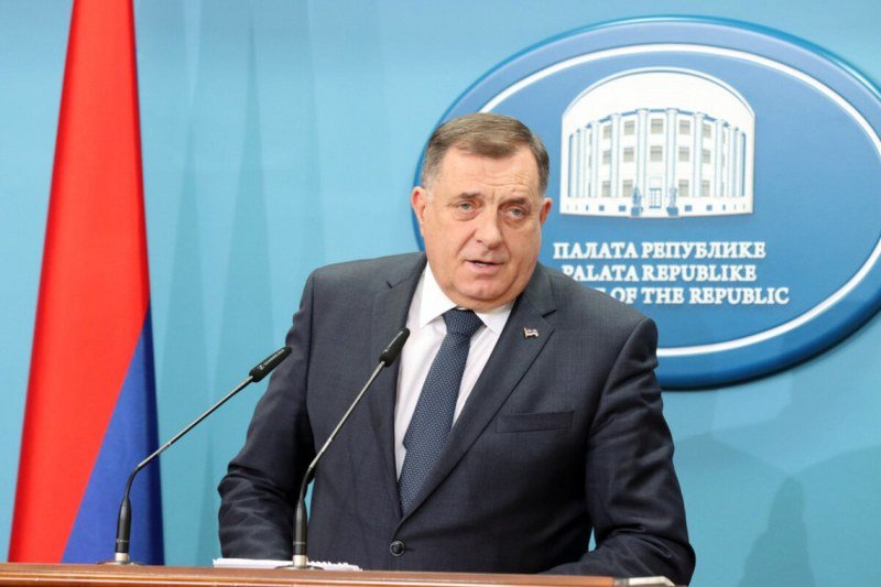 Umjesto obećanog -povratka- institucija Republike Srpske Dodik se ponovo posipa pepelom i povlači ručnu?!