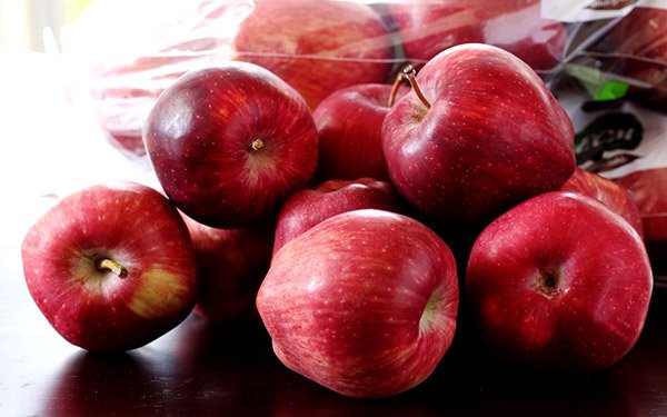 U Hrvatskoj se sa tržišta povlače dvije vrste jabuka zbog povećane količine pesticida