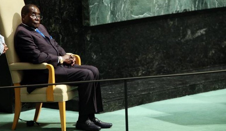 Mugabe (93): Nema nikog ko može da me zameni