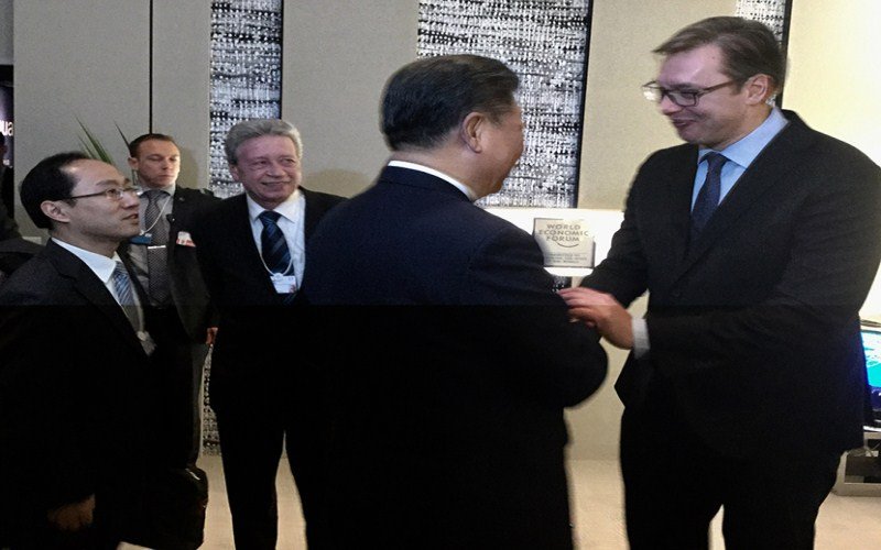 Vučić sa Si Đinpingom u Davosu