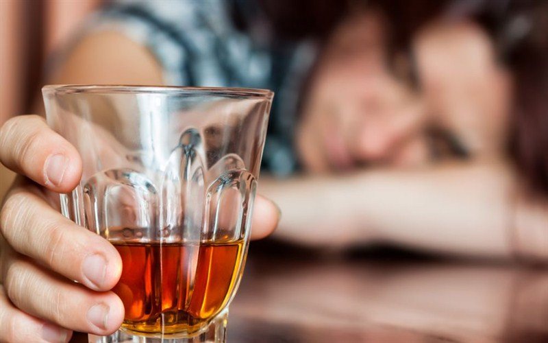 NVO CAZAS: Alkohol u Crnoj Gori veoma jeftin i pristupačan