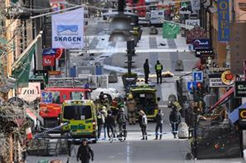 Napad u Stokholmu: Uhapšen vozač,nađen eksploziv u kamionu