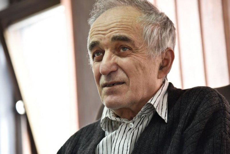 Najcitiraniji srpski profesor piše radove u podrumu: Dovoljni su mu matematika i da ima da plati stanarinu da ga ne tuže