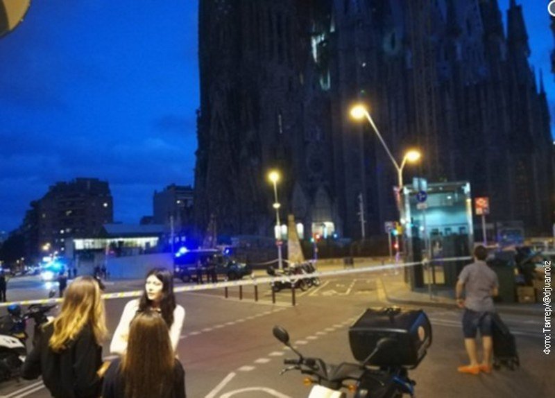 Policija opkolila katedralu u Barseloni