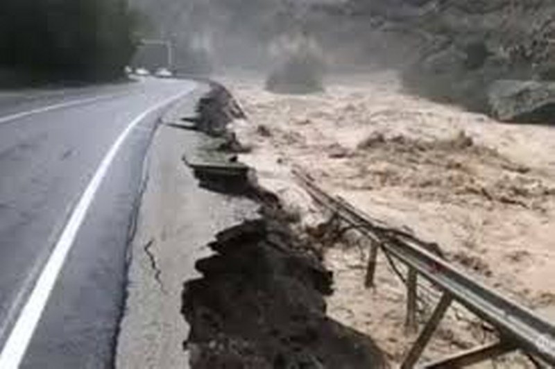 Rusija: Ogroman odron zbrisao sve pred sobom, 300 turista zarobljeno