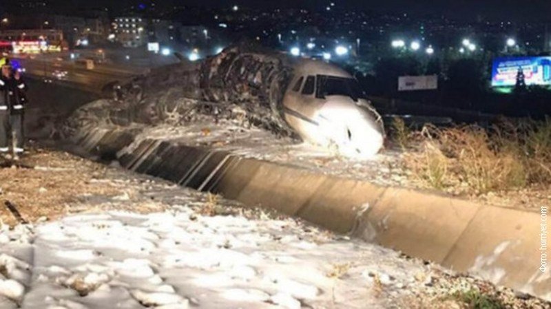 Zapalio se avion na aerodromu u Istanbulu
