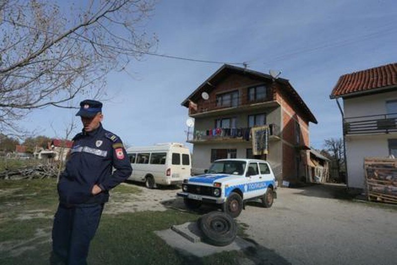 Nakon ranjavanja snaje pobegao u šumu, policija pronašla automobil
