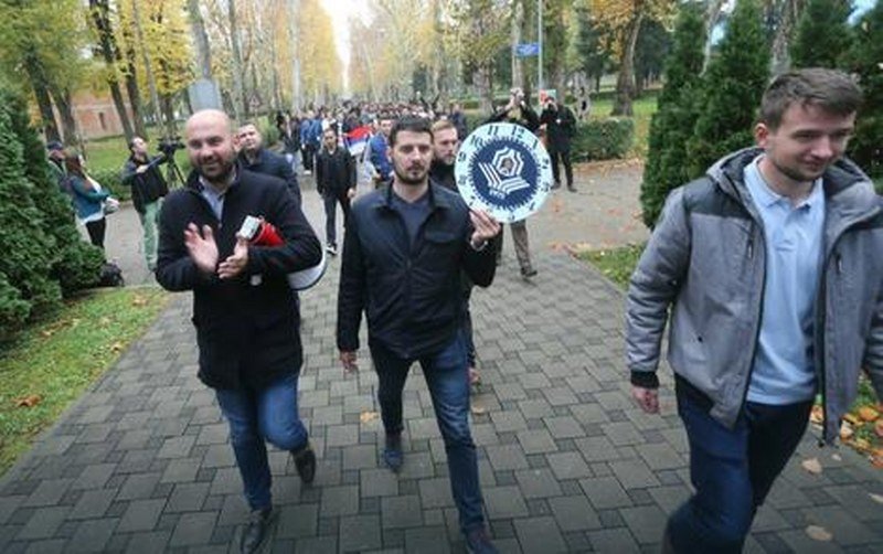 Studenti -zauzeli- Rektorat u Banjaluci, prete blokadom fakulteta (Video)