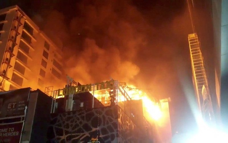 Mumbai: Najmanje 15 mrtvih u požaru, vatra uništila zgradu za pola sata