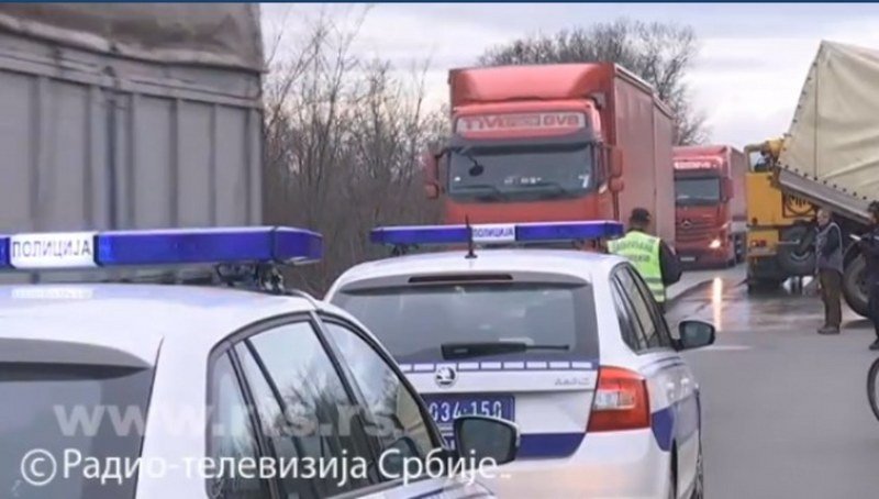 Sudar kamiona i auta kod Kraljeva, jedna osoba poginula