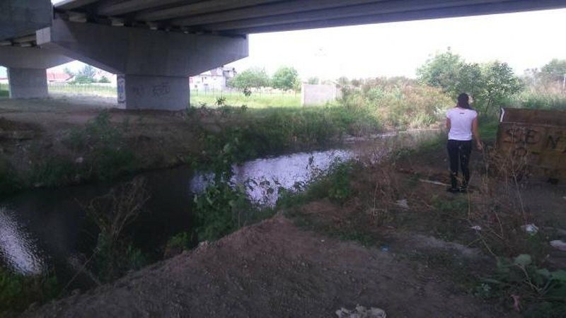 Nađen leš muškarca u kanalu u Borči