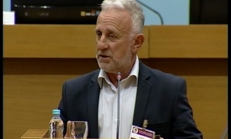 Ucijenjeni Lepir u Parlamentu izjavio da Davidu nisu izbijeni zubi; Fotografija sa reobdukcije potvrđuje suprotno