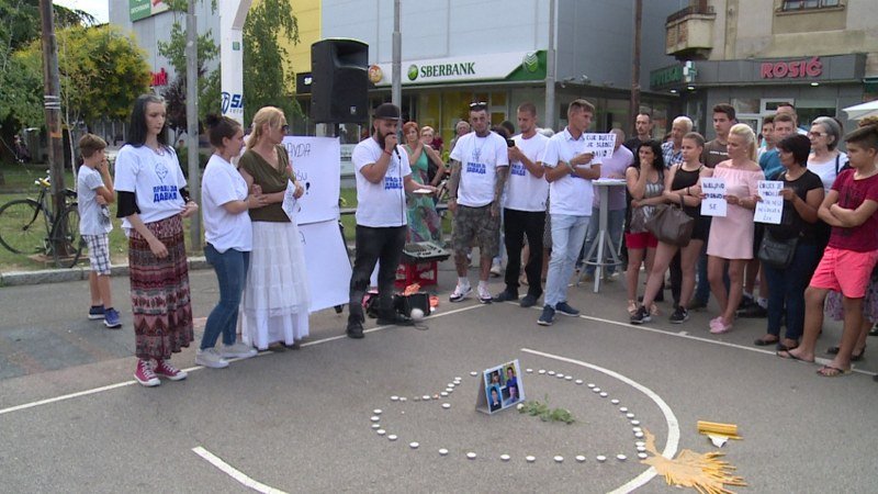 Grupi -Pravda za Davida- podrška iz Bijeljine (Foto)