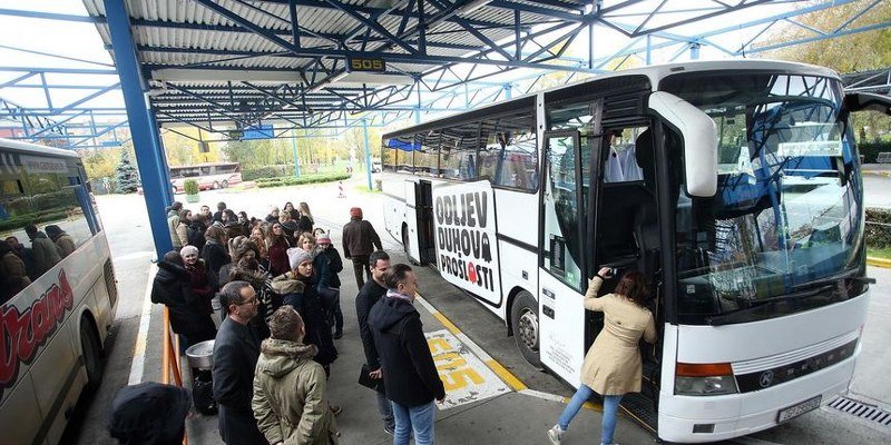 Iz Hrvatske 2017. odselilo 47.000 stanovnika, u zadnjih 10 godina više umire, nego što se rađa