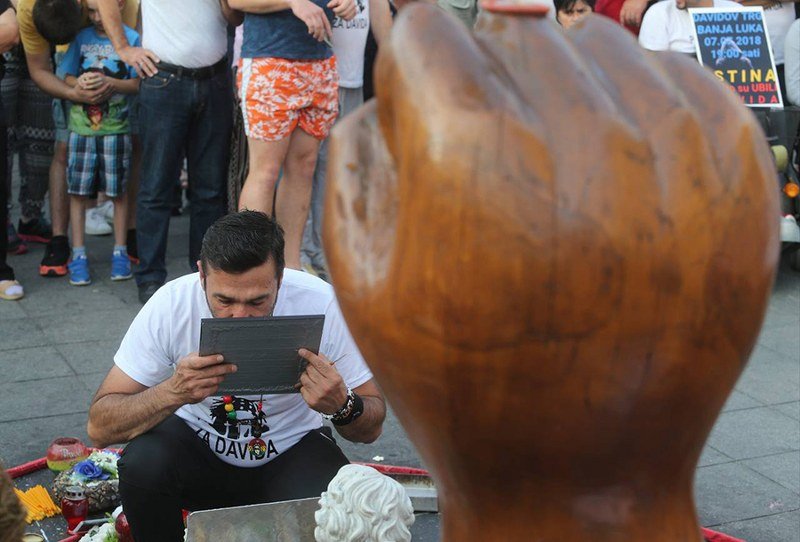 100 dana -Pravda za Davida- Davor Dragičević poručio: -Zločinci i ubice, stići će vas ruka pravde- (Foto)