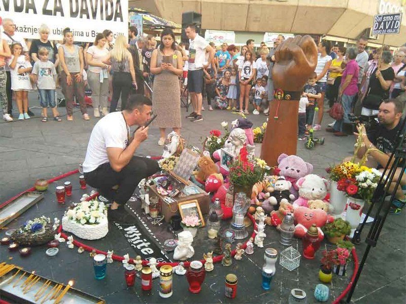 -Pravda za Davida-144. dan: Davor Dragičević se obratio Dodiku -Milorade koji je broj koji je zvao iz Palate. Imam listing Milorade- (Foto-Video)