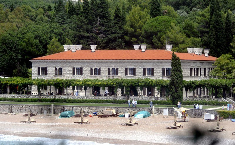 U subotu Bogoljub Karić ženi sina Nebojšu na Kraljevoj plaži u Miločeru  