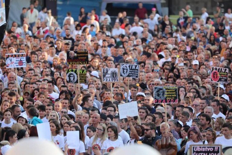 Evo vakta ko obraza nema - Obračun Milorada Dodika sa članovima Grupe -Pravda za Davida-