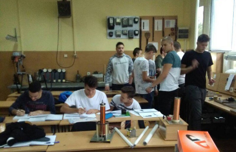 Aleksandar i Omer su zlatni inovatori  iz Bijeljine - U Novom Sadu nagrađeni za robotsku šaku i magični klavir
