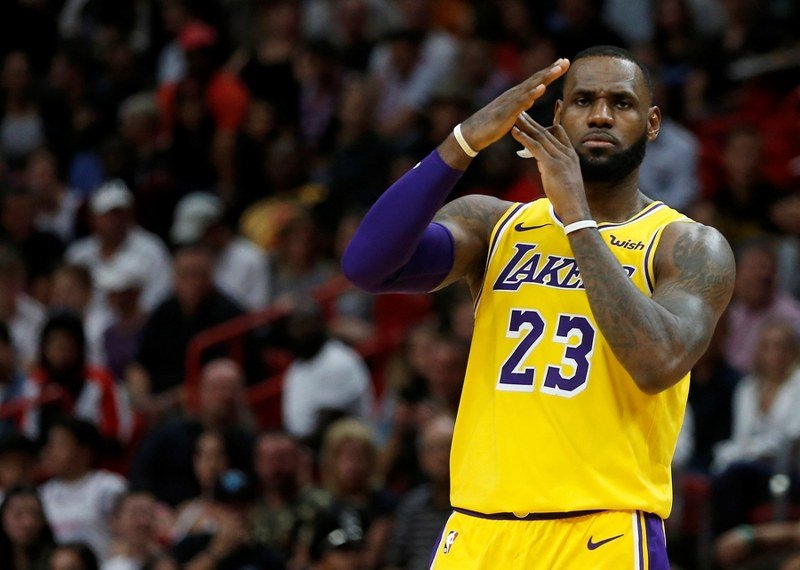 LeBron ubacio -50 plus- poena 12. put u karijeri (Video)