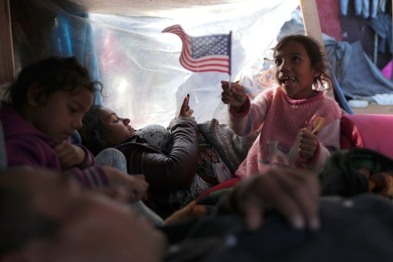 Na granici SAD ih čeka bodljikava žica - Između terora bandi i američkog sna