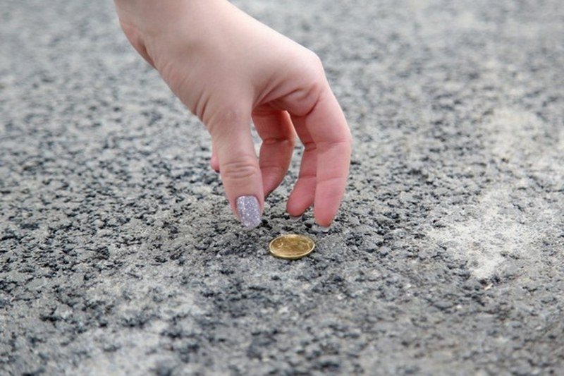 Šta stvarno znači kad nađete novčić na ulici? Obratite pažnju na dve stvari!