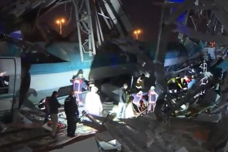 Najmanje sedam poginulih, a 46 povrijeđeno u nesreći