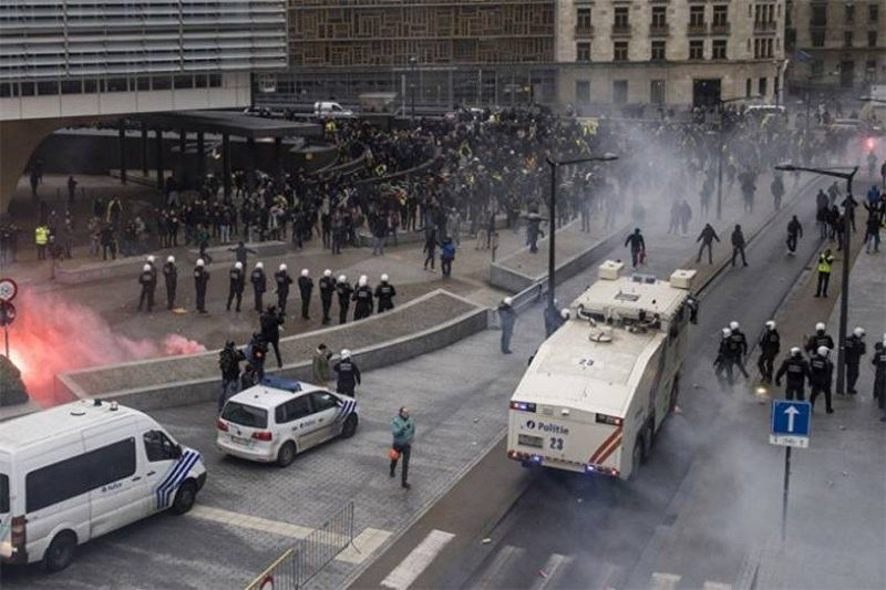Masovni protesti i u sjedištu EU