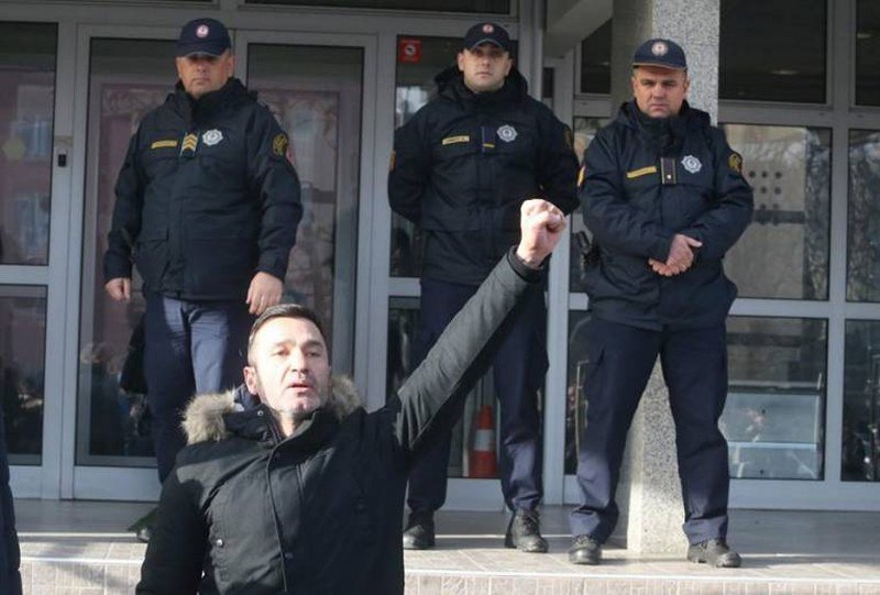 UŽIVO: Davor Dragičević pušten - Za večeras u 18 sati najavljeni protesti na Trgu Krajine (Foto)