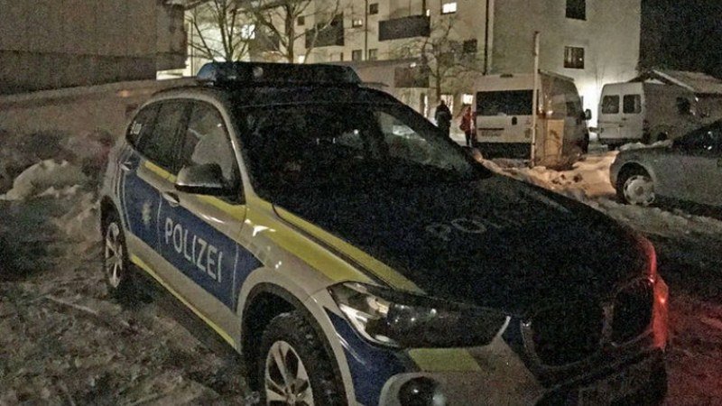 Njemačka: Došao majci u posjetu a onda nožem pokušao ubiti i nju i dvije sestre, potom presudio sebi